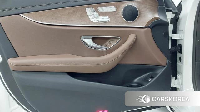 Mercedes-Benz E-Class W213 2023 Белый из Кореи, фото 6