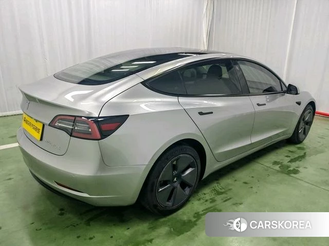 Tesla Model 3 2021 Серебристо-серый из Китая, фото 6