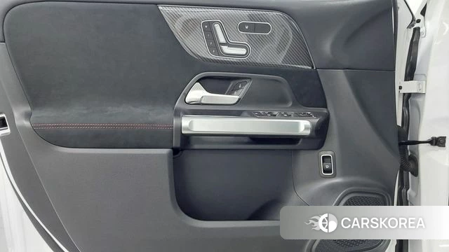 Mercedes-Benz GLB-Class X247 2025 Белый из Кореи, фото 6