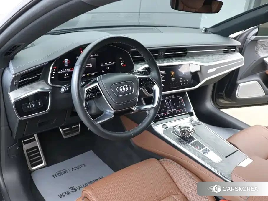 Audi A7L 2026 Champagne/brown из Китая, фото 6