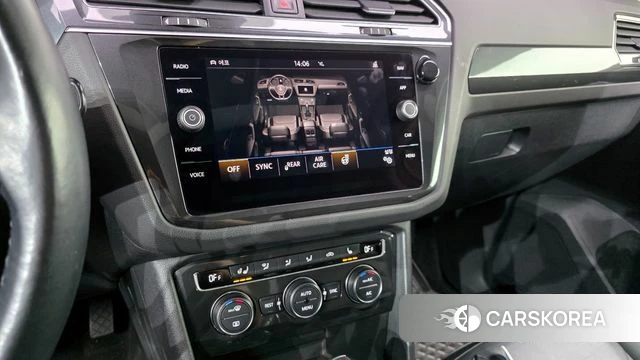 Volkswagen Tiguan second Generation 2018 Серебристо-серый из Кореи, фото 6