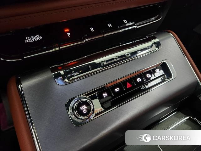 Lincoln Aviator 2nd generation 2024 Белый из Кореи, фото 6