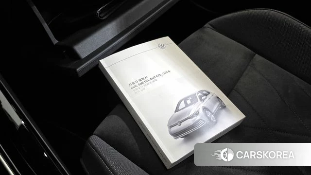 Volkswagen Golf 8th Generation 2023 Белый из Кореи, фото 6