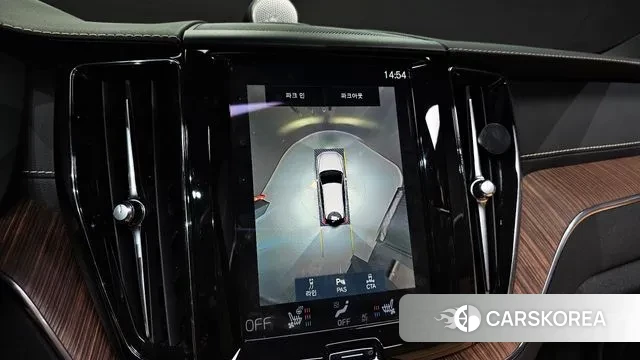 Volvo XC60 second Generation 2021 Белый из Кореи, фото 6