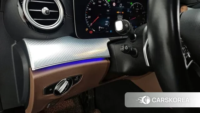 Mercedes-Benz E-Class W213 2021 Черный из Кореи, фото 6