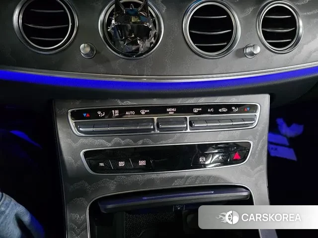 Mercedes-Benz E-Class W213 2022 Белый из Кореи, фото 6