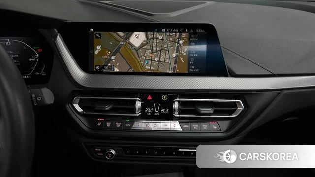 BMW 1 Series (F40) 2021 Белый из Кореи, фото 6