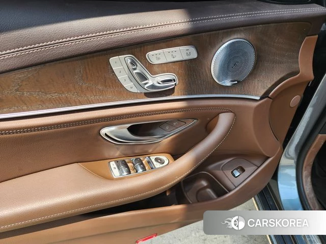 Mercedes-Benz E-Class W213 2019 Серый из Кореи, фото 6
