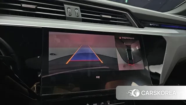 Audi e-Tron 2022 Серый из Кореи, фото 6