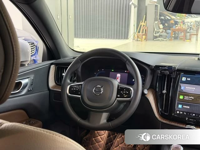 Volvo XC60 2024 Белый из Китая, фото 6