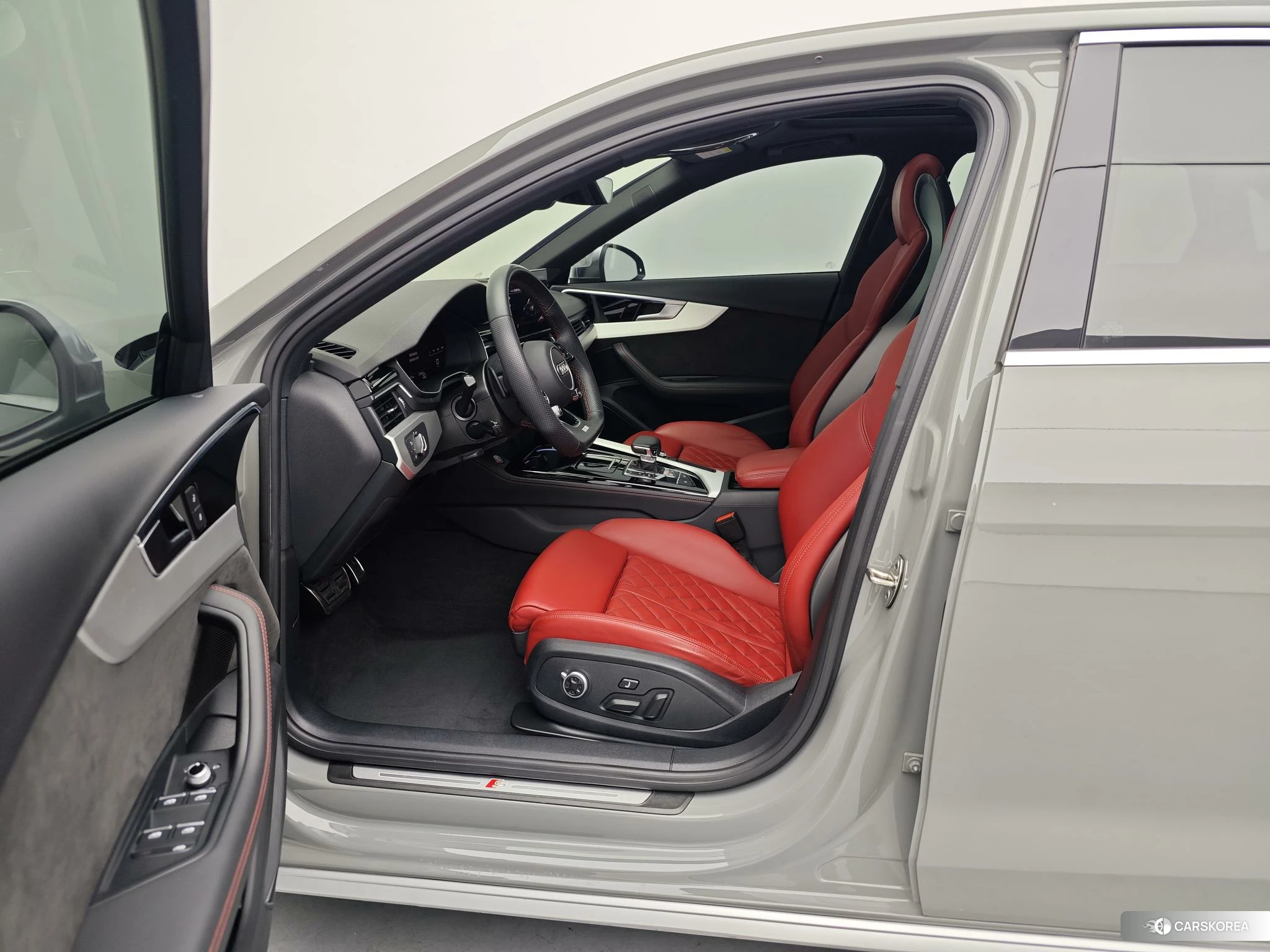 Audi S4 2020 Темно-серый из Китая, фото 6