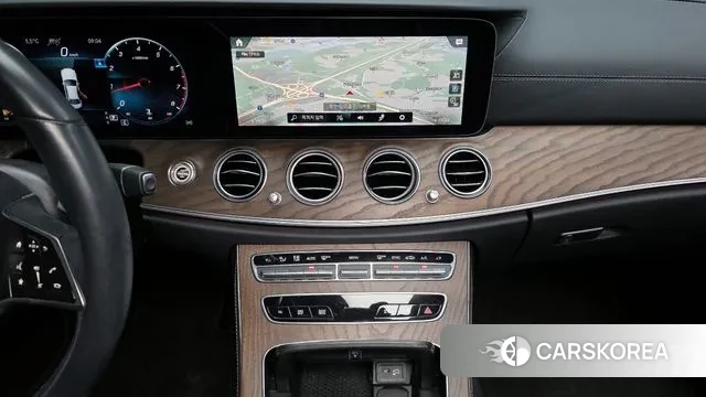 Mercedes-Benz E-Class W213 2022 Белый из Кореи, фото 6