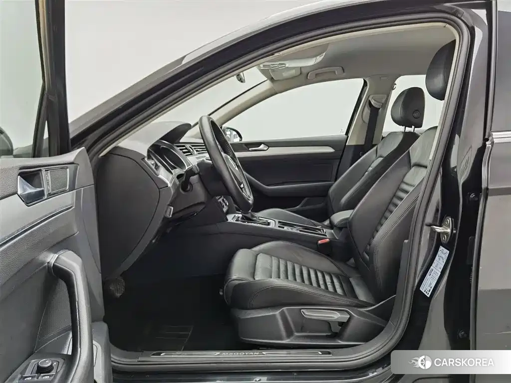 Volkswagen Magotan 2019 Черный из Китая, фото 6