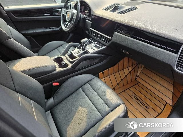 Porsche Cayenne Coupé E-Hybrid 2023 Коричневый из Китая, фото 6
