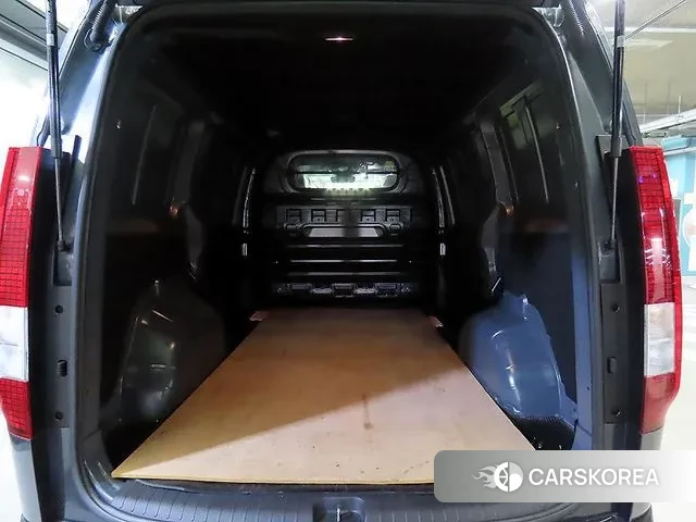 Hyundai Staria 2025 Серебристо-серый из Кореи, фото 6