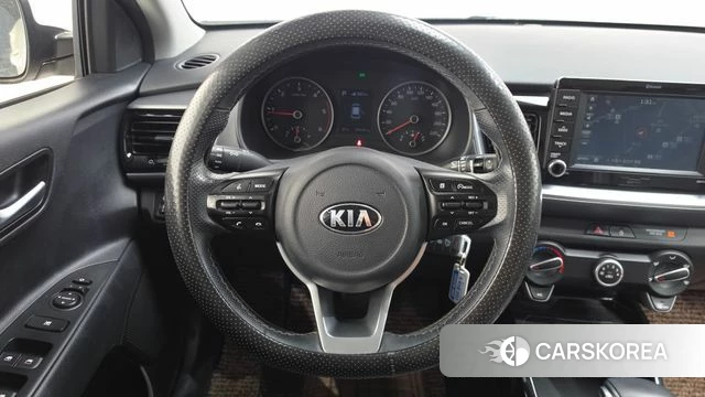 Kia Stonic 2018 Белый из Кореи, фото 6