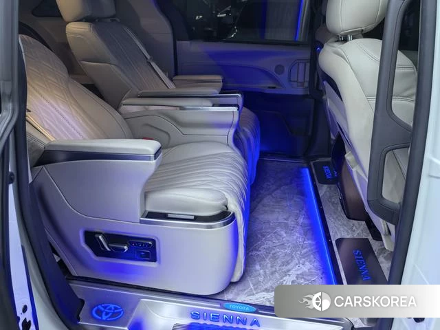 Toyota Saina 2023 Белый из Китая, фото 6