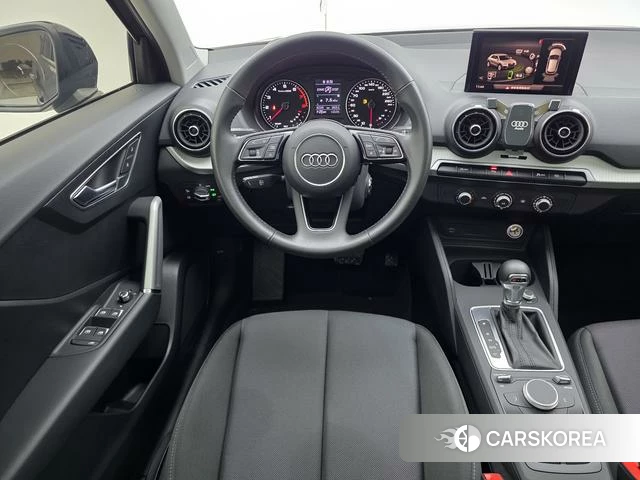 Audi Q2L 2021 Темно-серый из Китая, фото 6