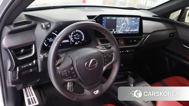 Lexus UX300h 2025 Серебряный из Кореи, фото 6