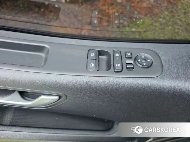 Hyundai Staria 2025 Белый из Кореи, фото 6
