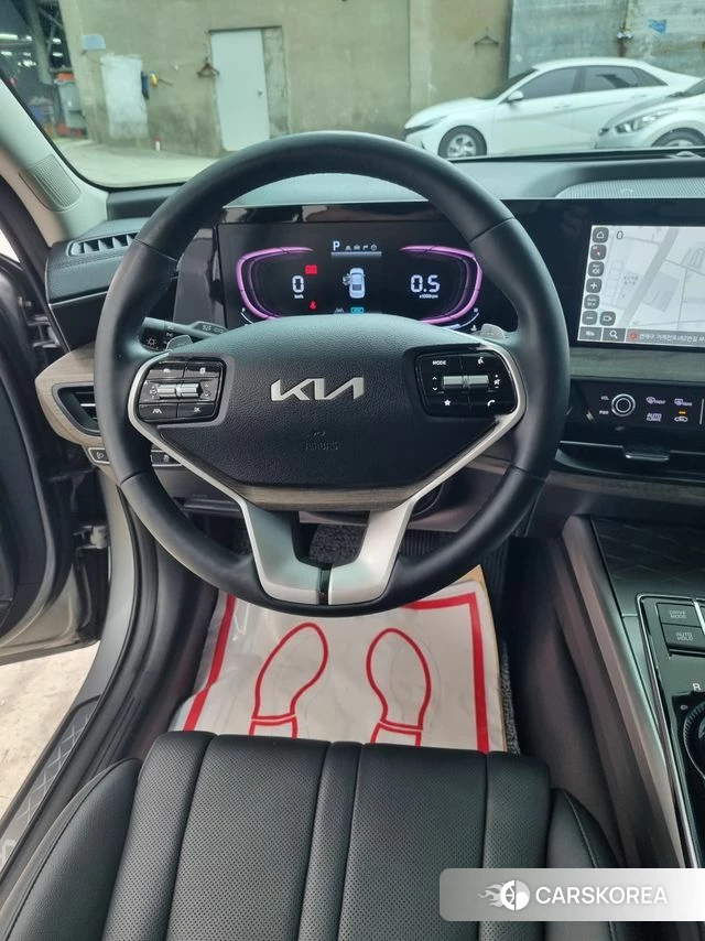 Kia K8 2024 Серебристо-серый из Кореи, фото 6