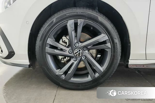 Volkswagen Golf 2022 Белый из Китая, фото 6