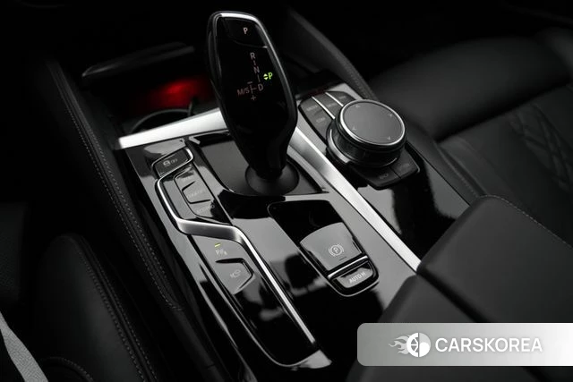 BMW 5 Series (G30) 2023 Серый из Кореи, фото 6