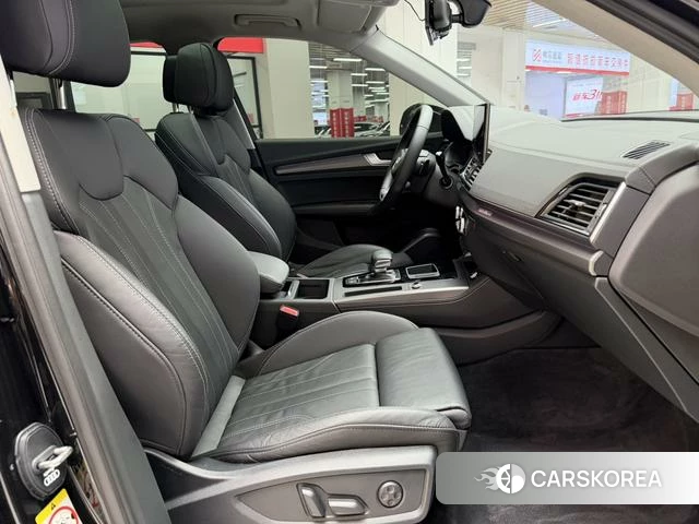 Audi Q5L 2022 Черный из Китая, фото 6