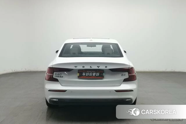 Volvo S60 2024 Белый из Китая, фото 6