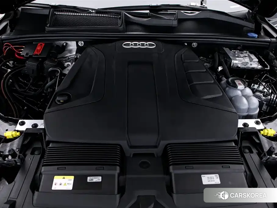 Audi Q7 2025 Черный из Китая, фото 6