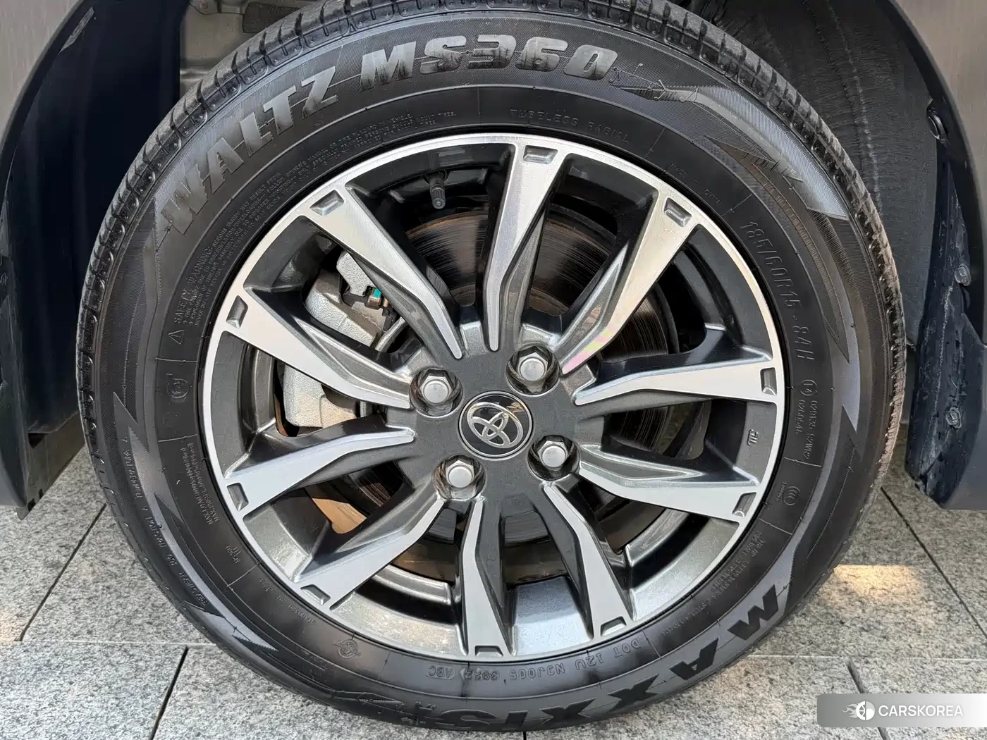 Toyota YARIS L Zhixuan 2022 Silver/gray из Китая, фото 6