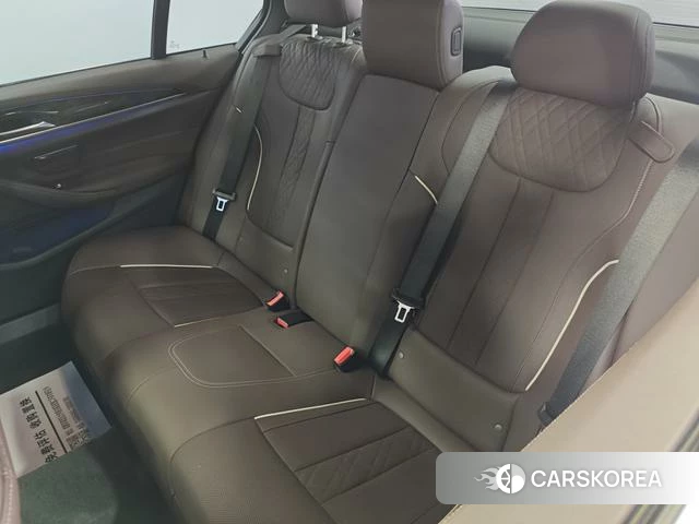 BMW 5 series 2021 Белый из Китая, фото 6