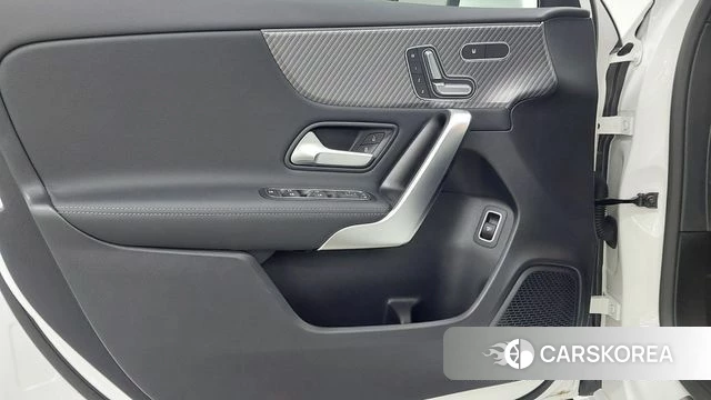 Mercedes-Benz A-Class W177 2025 Белый из Кореи, фото 6