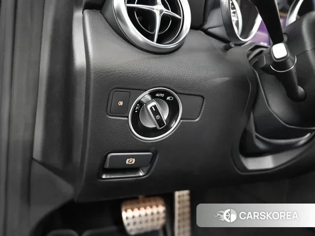 Mercedes-Benz SLC-Class R172 2019 Черный из Кореи, фото 6