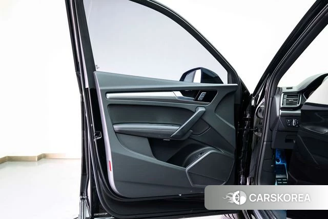 Audi Q5L 2025 Черный из Китая, фото 6