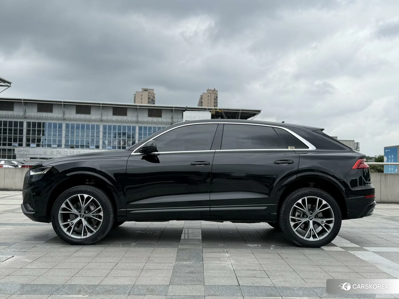 Audi Q8 2021 Черный из Китая, фото 6