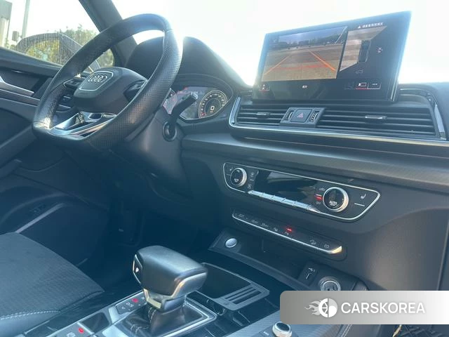 Audi Q5L Sportback 2022 Темно-серый из Китая, фото 6