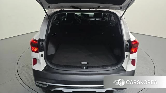 Kia Seltos 2021 Белый из Кореи, фото 6