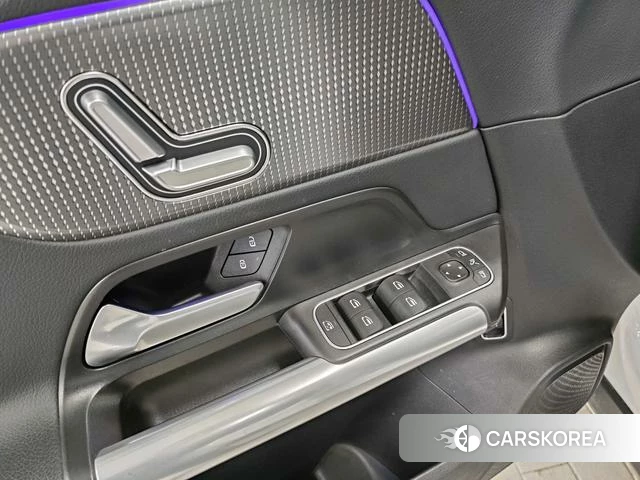 Mercedes-Benz GLA 2023 Белый из Китая, фото 6