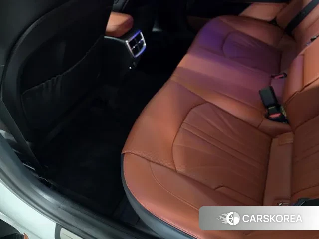 Kia The New K5 Hybrid 3rd generation 2025 Белый из Кореи, фото 6