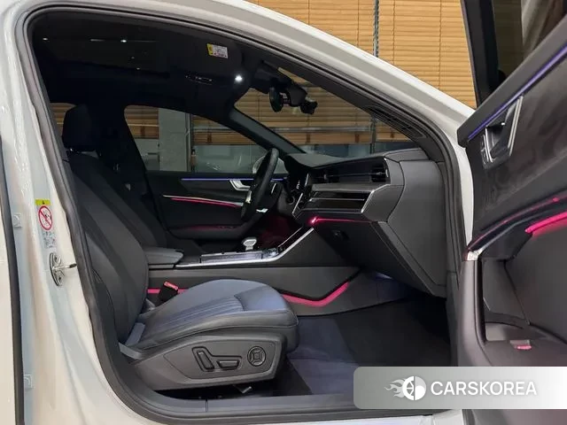 Audi A6 (C8) 2023 Белый из Кореи, фото 6