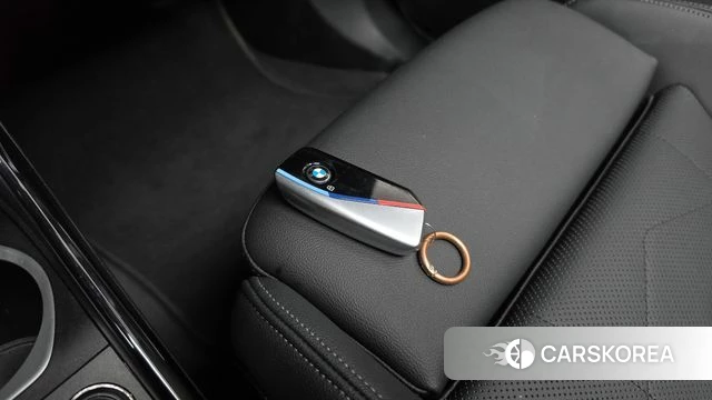 BMW iX1 (U11) 2023 Серебристо-серый из Кореи, фото 6