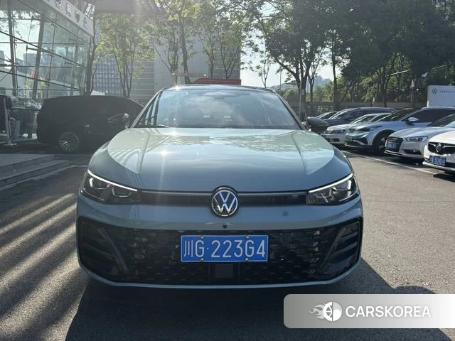 Volkswagen Passat 2025 Синий из Китая, фото 6