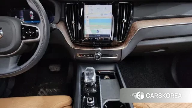 Volvo XC60 second Generation 2022 Серебристо-серый из Кореи, фото 6