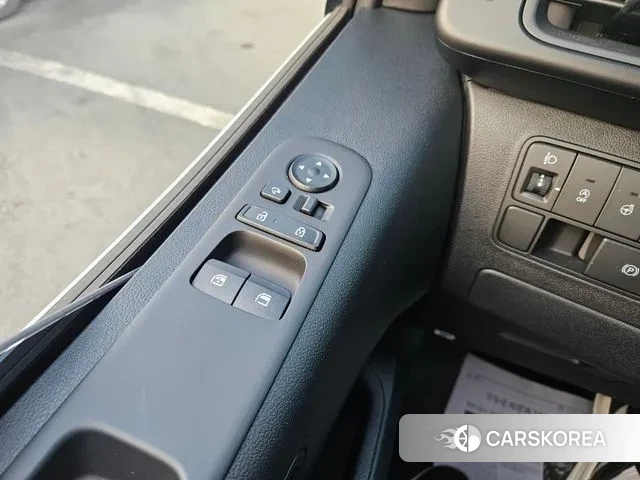 Hyundai Staria 2025 Белый из Кореи, фото 6