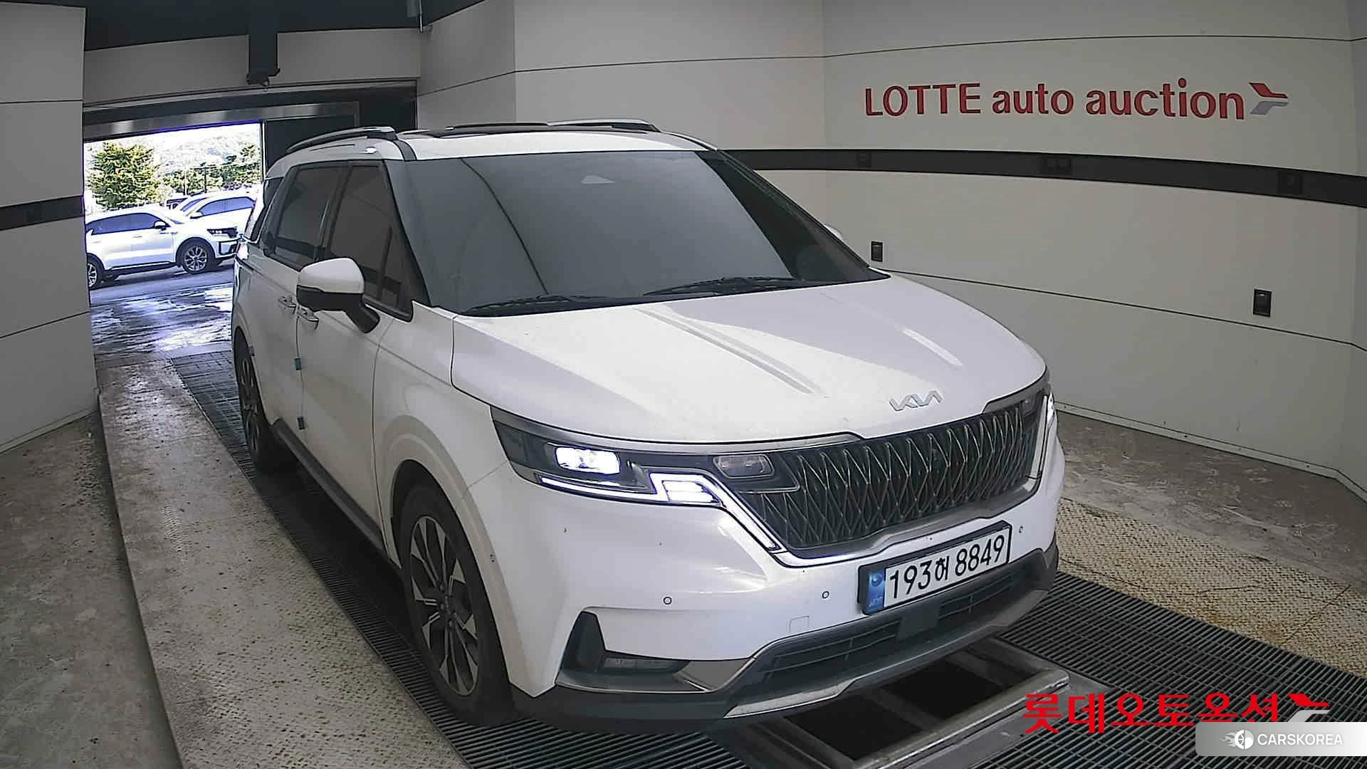 Kia Carnival 2023 Snow White Pearl (optional) из Кореи, фото 6