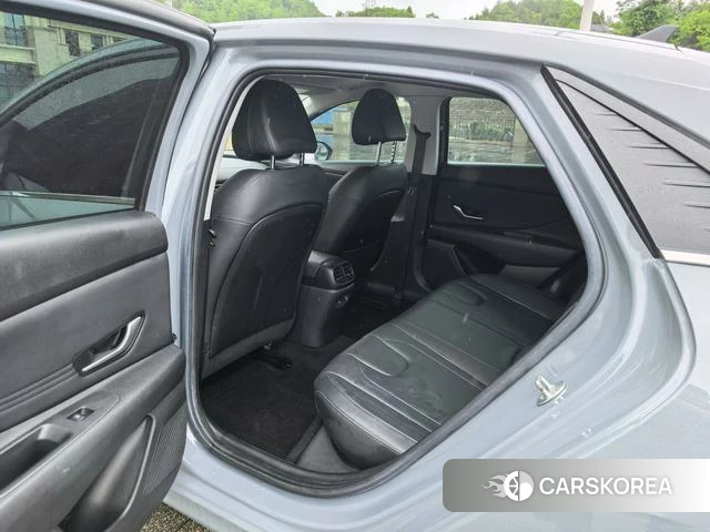Hyundai Elantra 2022 Серебристо-серый из Китая, фото 6