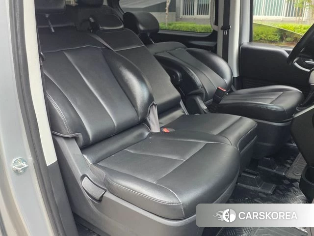 Hyundai Staria 2021 Серебристо-серый из Кореи, фото 6