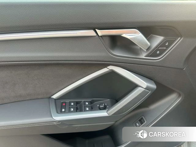 Audi Q3 2024 Темно-серый из Китая, фото 6