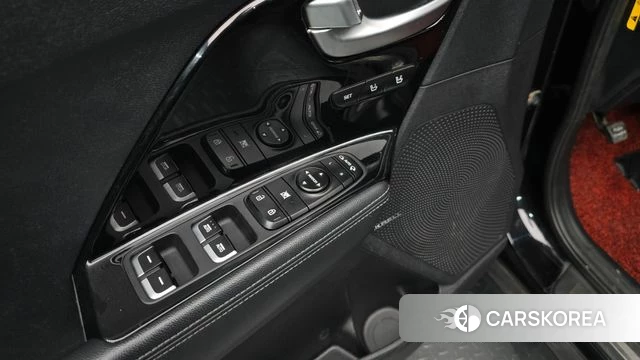 Kia Niro 2018 Черный из Кореи, фото 6